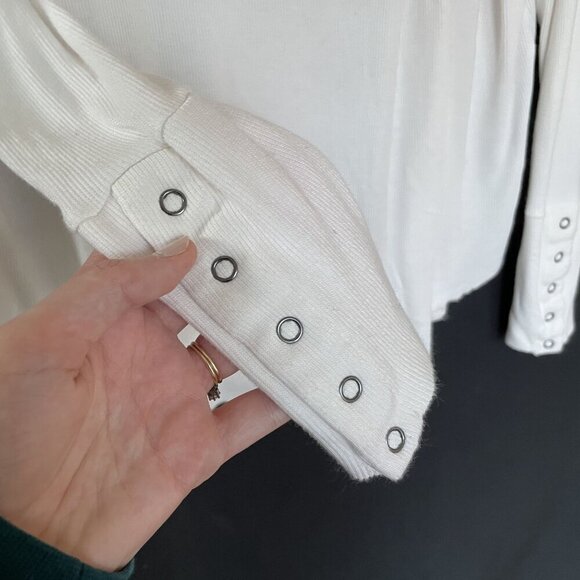Peyton Jensen white long sleeved sweater women's size large button details rayon - Picture 4 of 7